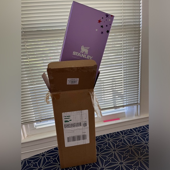 Stanley x Olivia Rodrigo, Quencher H2O Flowstate Tumbler with Straw, 40oz - Picture 3 of 11